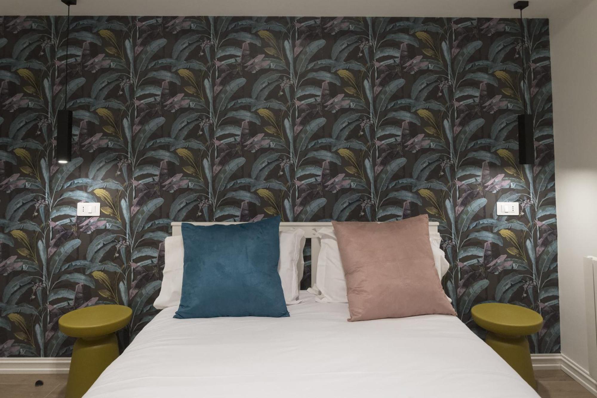 Genesi Suites, Rome